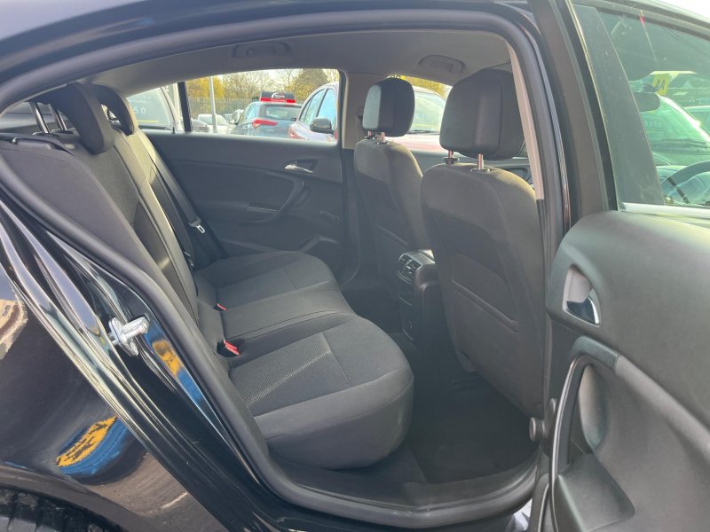 VAUXHALL INSIGNIA