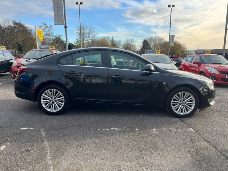VAUXHALL INSIGNIA