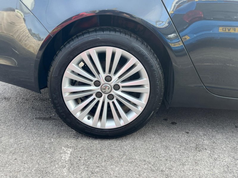 VAUXHALL INSIGNIA