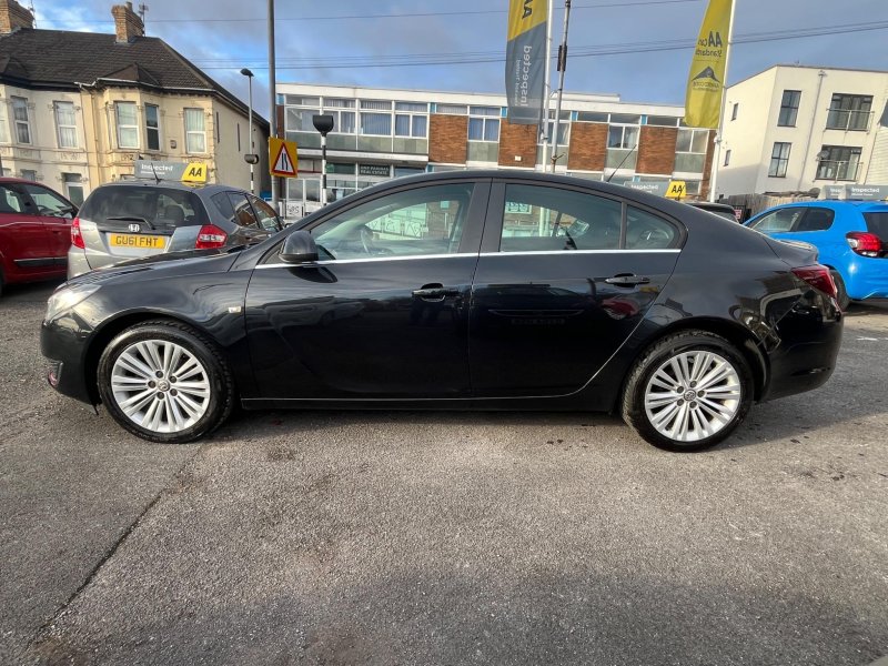 VAUXHALL INSIGNIA