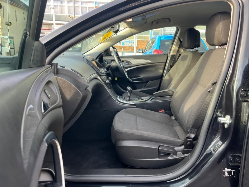 VAUXHALL INSIGNIA