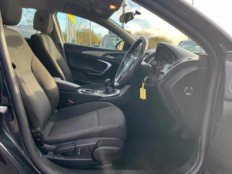 VAUXHALL INSIGNIA