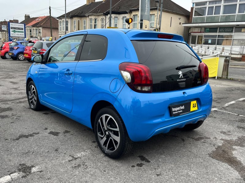 PEUGEOT 108