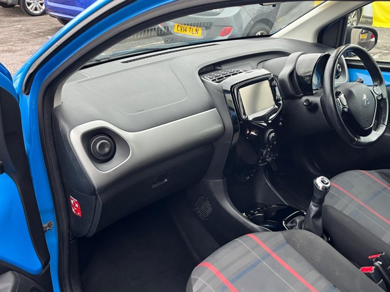 PEUGEOT 108