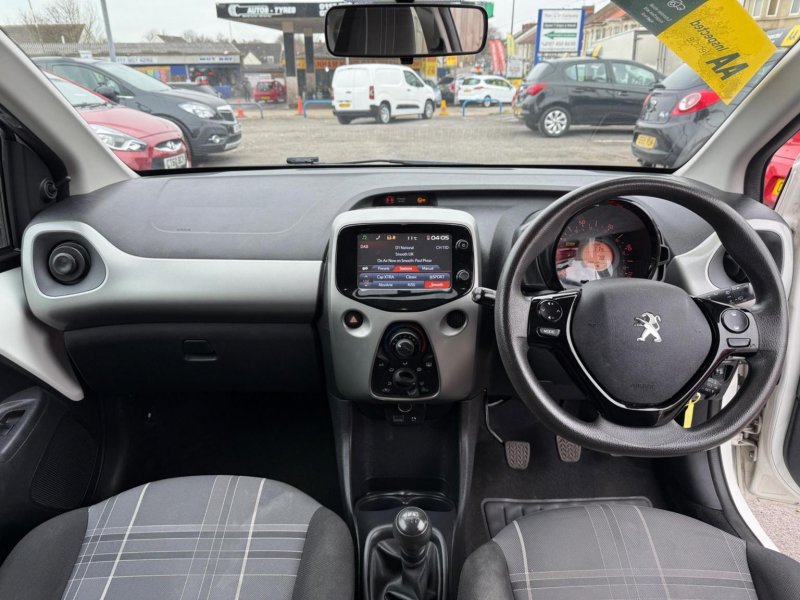 PEUGEOT 108