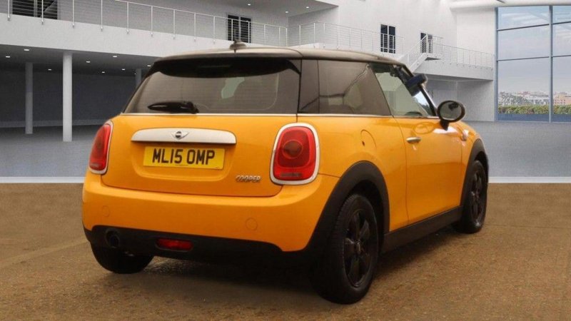 MINI HATCH