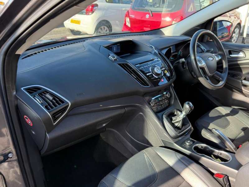 FORD KUGA