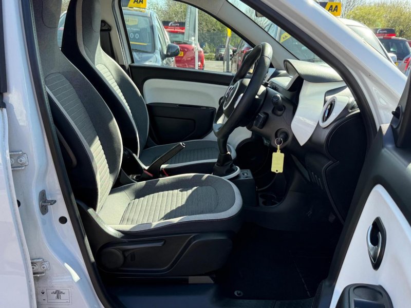 RENAULT TWINGO