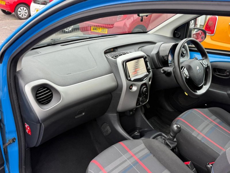PEUGEOT 108