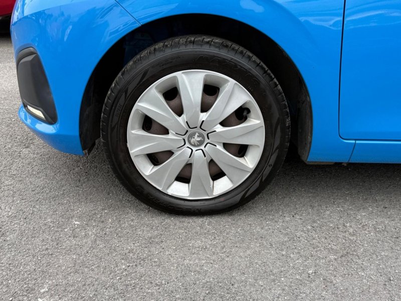 PEUGEOT 108