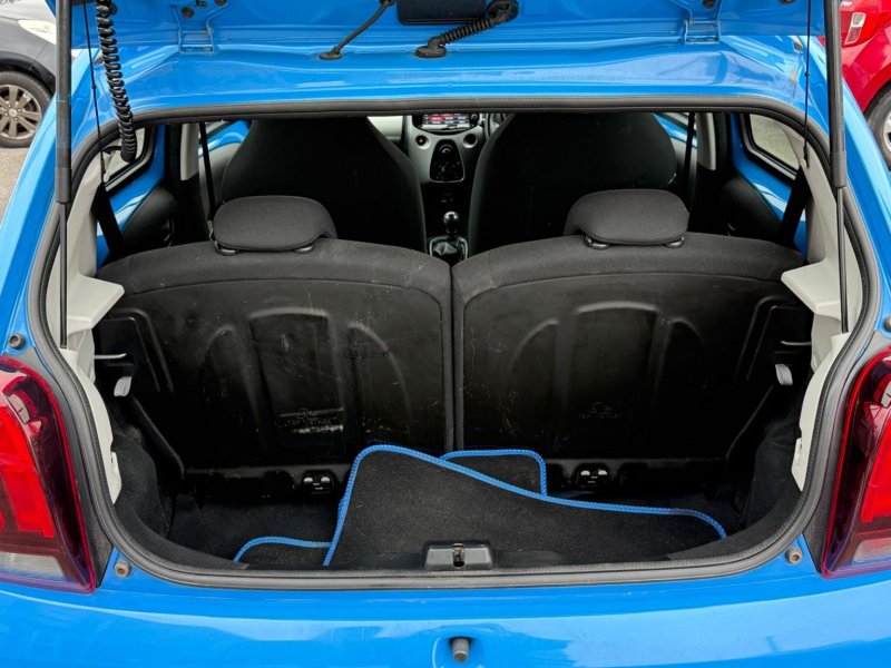 PEUGEOT 108