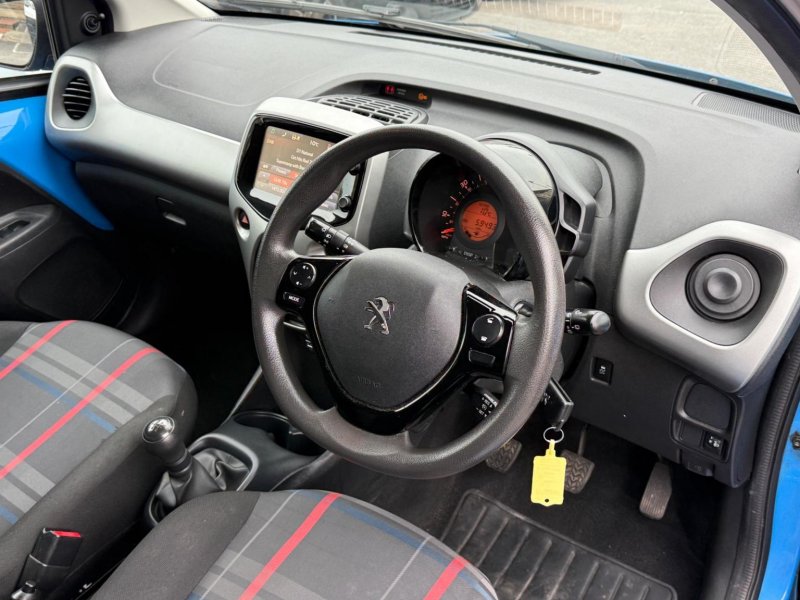 PEUGEOT 108
