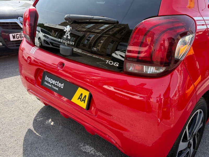 PEUGEOT 108
