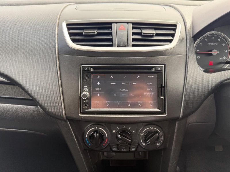 SUZUKI SWIFT