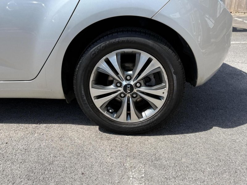 KIA VENGA